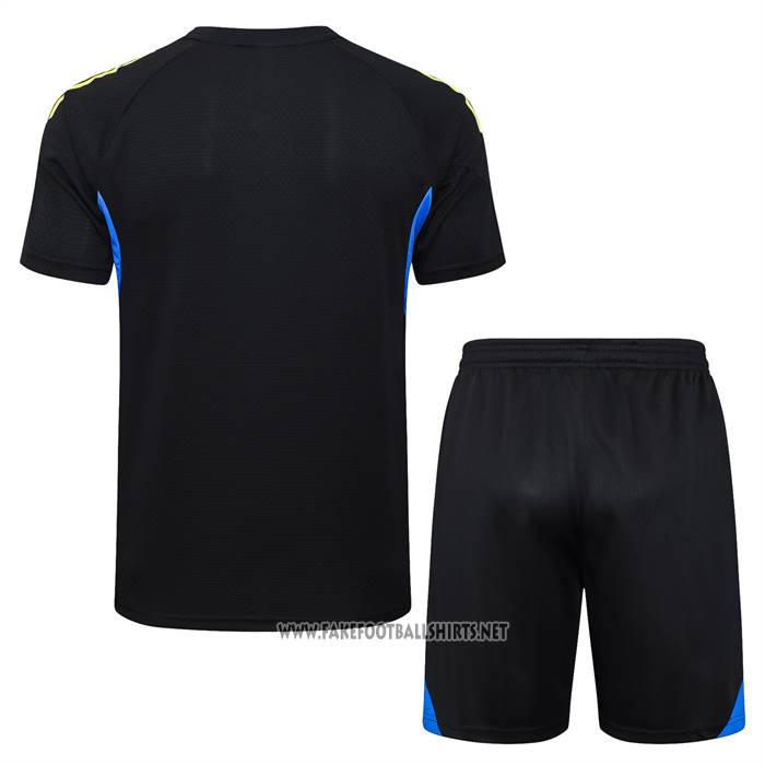 Tracksuit
 Manchester United Short Sleeve
 2025-2026 Black
 - Shorts
